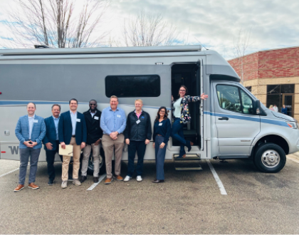 Winnebago Motorhome_t